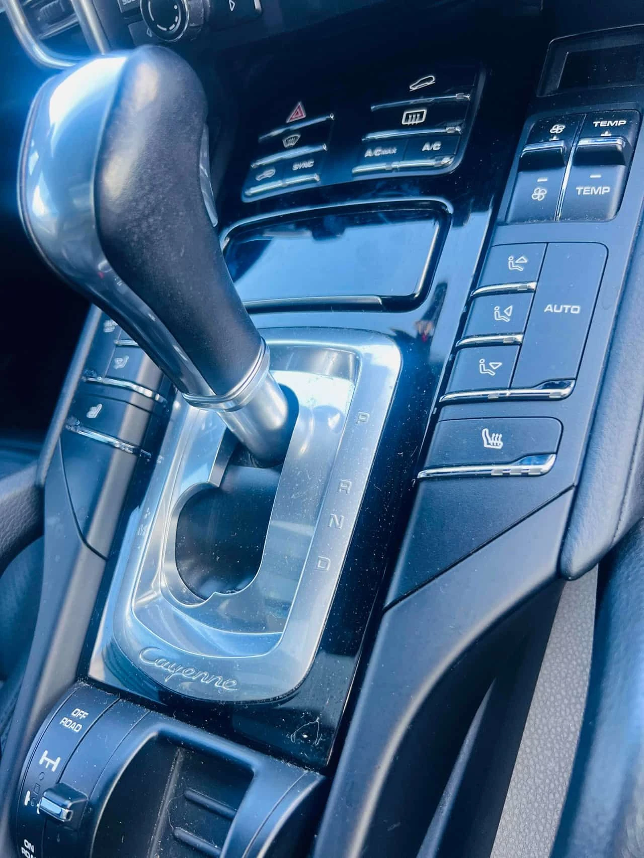 Porsche Cayenne AWD 4dr  CARFAX, снимка 12 - Автомобили и джипове - 53643869