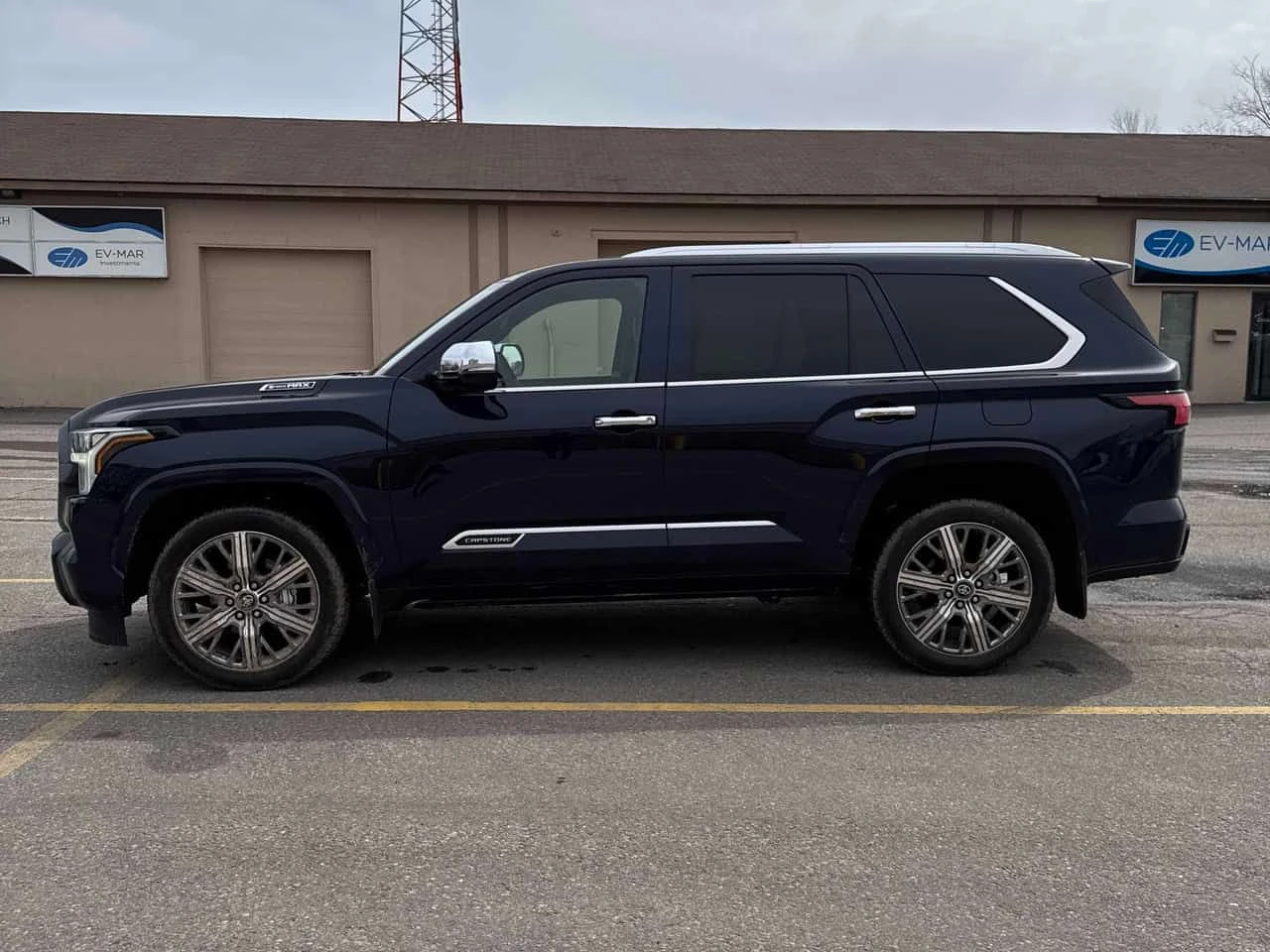 Toyota Sequoia CAPSTONE /DISTRONIC/360/ОБДУХВАНЕ/ПАНОРАМА , снимка 11 - Автомобили и джипове - 54156174