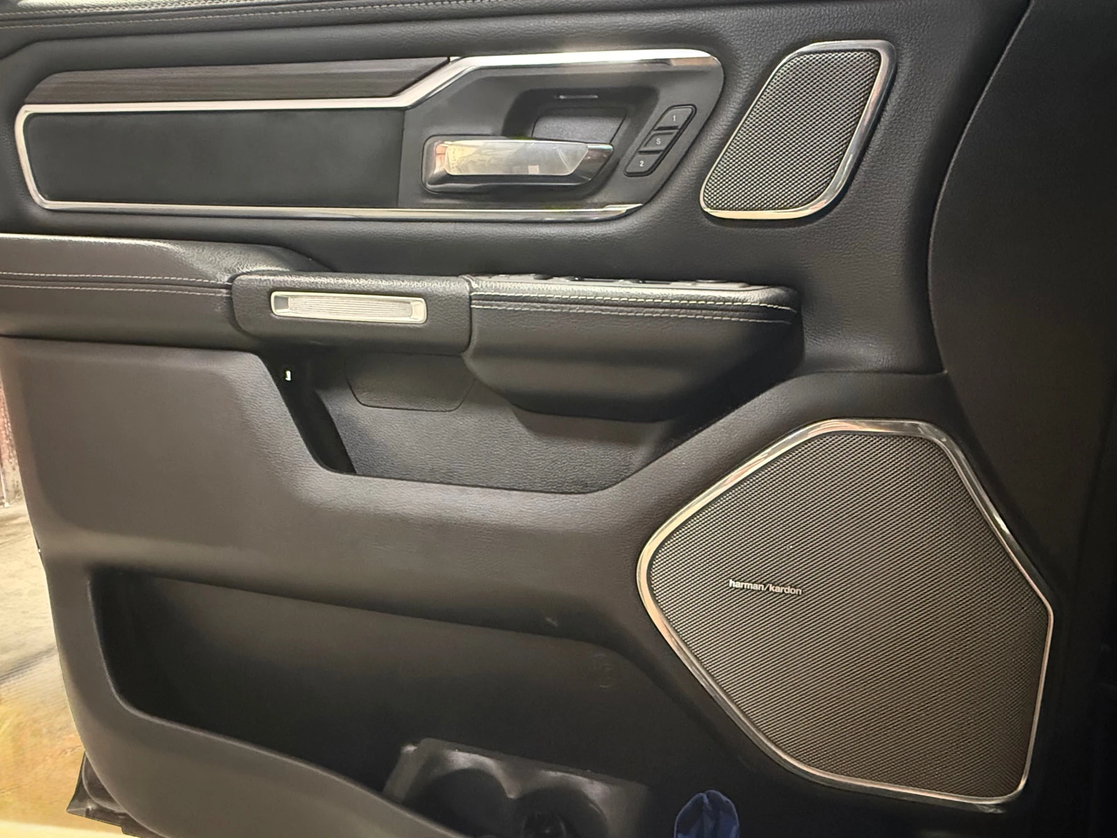 Dodge RAM 1500 LARAMIE | Black Edition | Full Екстри | На Части| , снимка 11 - Автомобили и джипове - 54781776