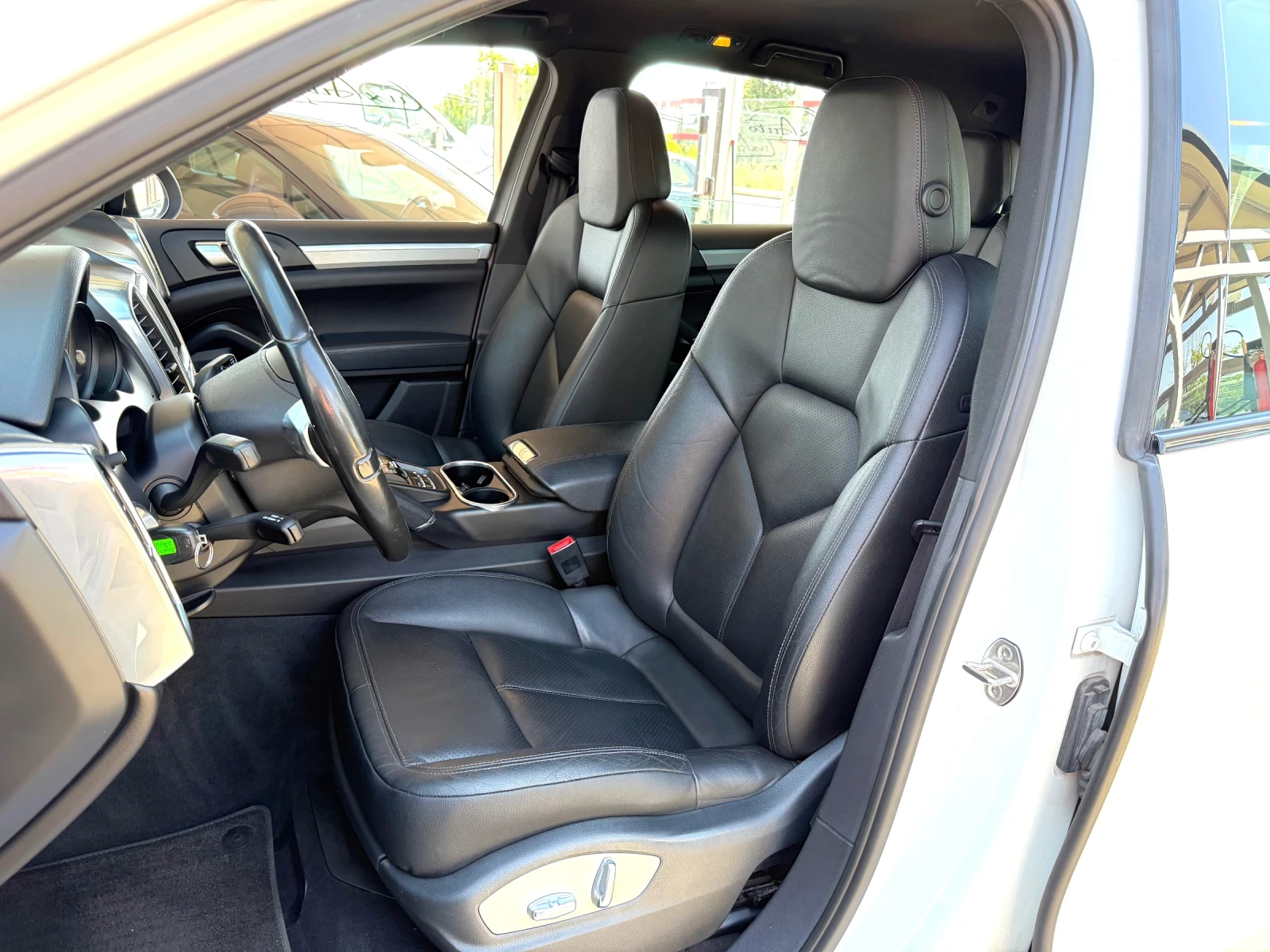 Porsche Cayenne 3.0d#SPORTPACK#NAVI#PDC#Bi-XENON#, снимка 9 - Автомобили и джипове - 55015887