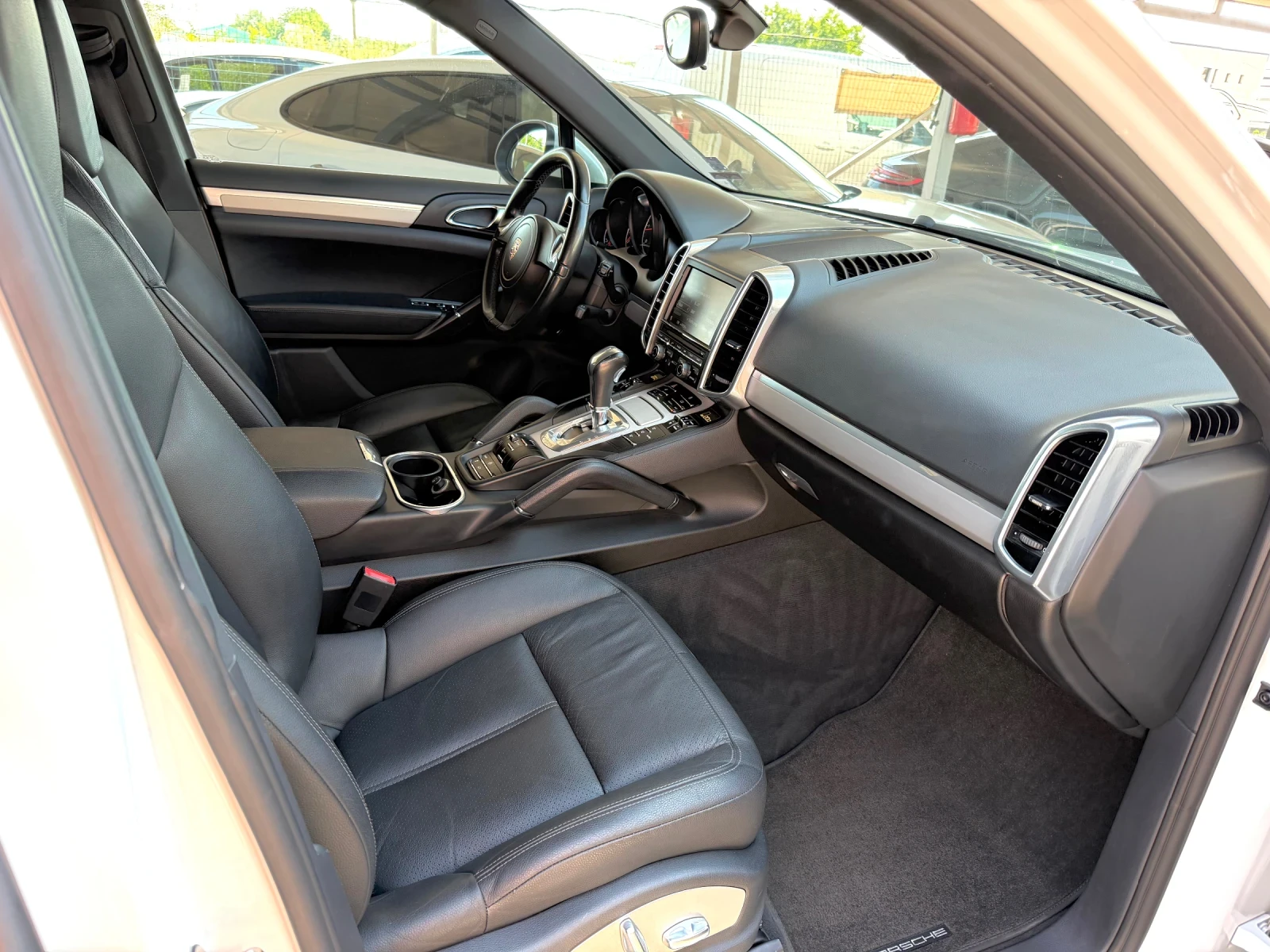 Porsche Cayenne 3.0d#SPORTPACK#NAVI#PDC#Bi-XENON#, снимка 12 - Автомобили и джипове - 55015887