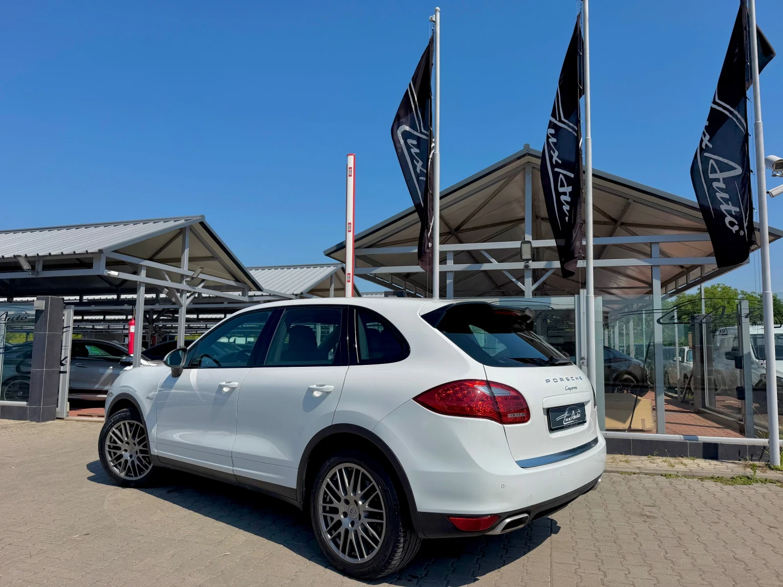 Porsche Cayenne 3.0d#SPORTPACK#NAVI#PDC#Bi-XENON#, снимка 6 - Автомобили и джипове - 55015887