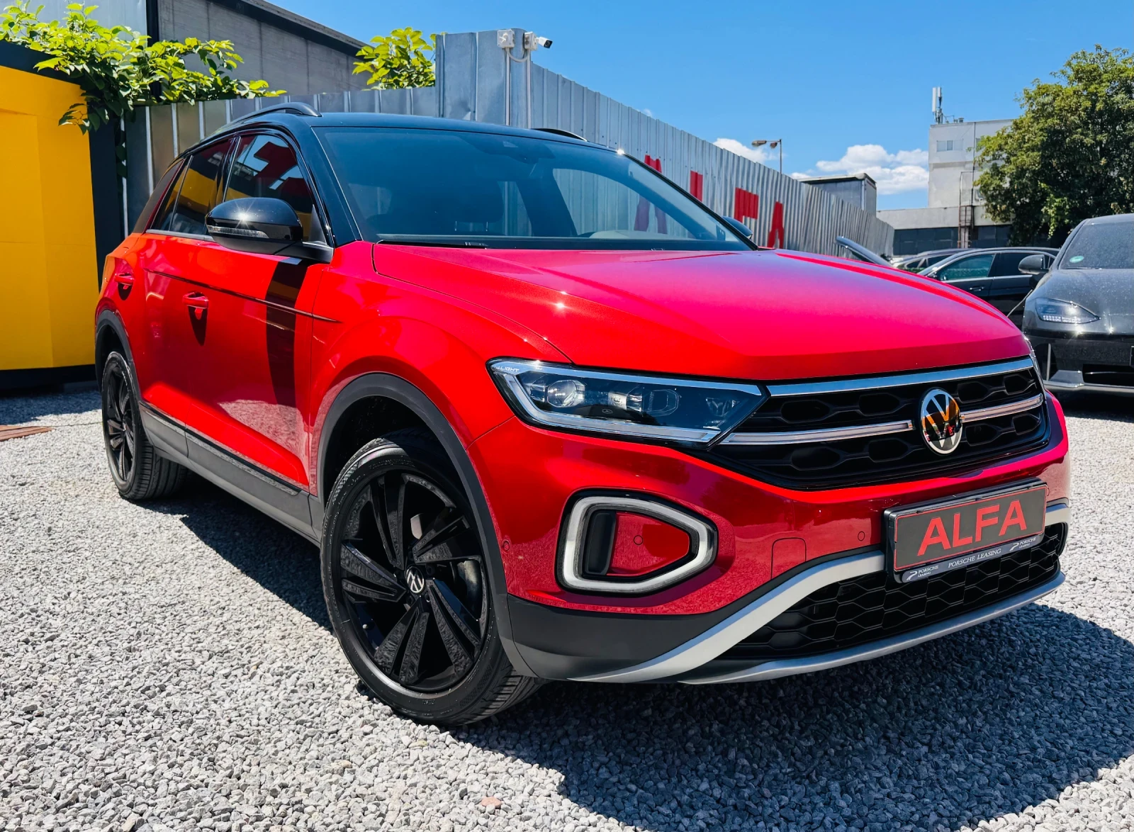VW T-Roc 1.5i/ПЪЛНА ГАРАНЦИЯ/НОВА КОЛА-11000км/ВС.ПЛАТЕНО//, снимка 5 - Автомобили и джипове - 55289538