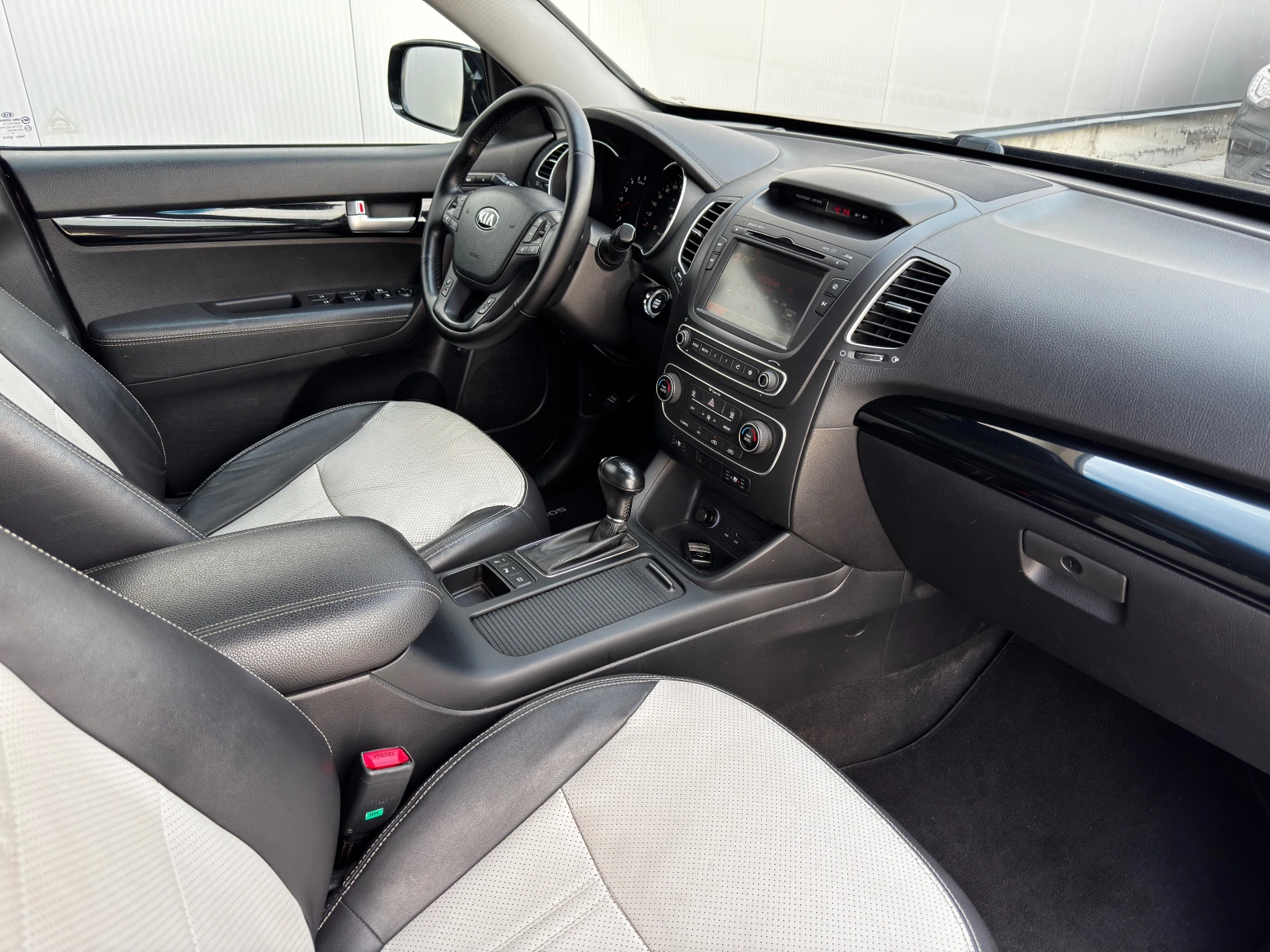 Kia Sorento 2.2 CRDi Platinum Edition 4WD 🇩🇪, снимка 9 - Автомобили и джипове - 55317233