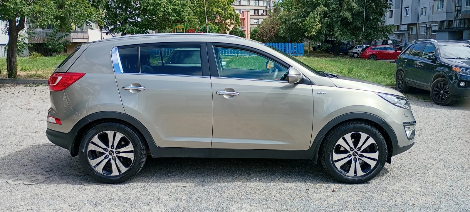 Kia Sportage 2.0D, снимка 13 - Автомобили и джипове - 55433259