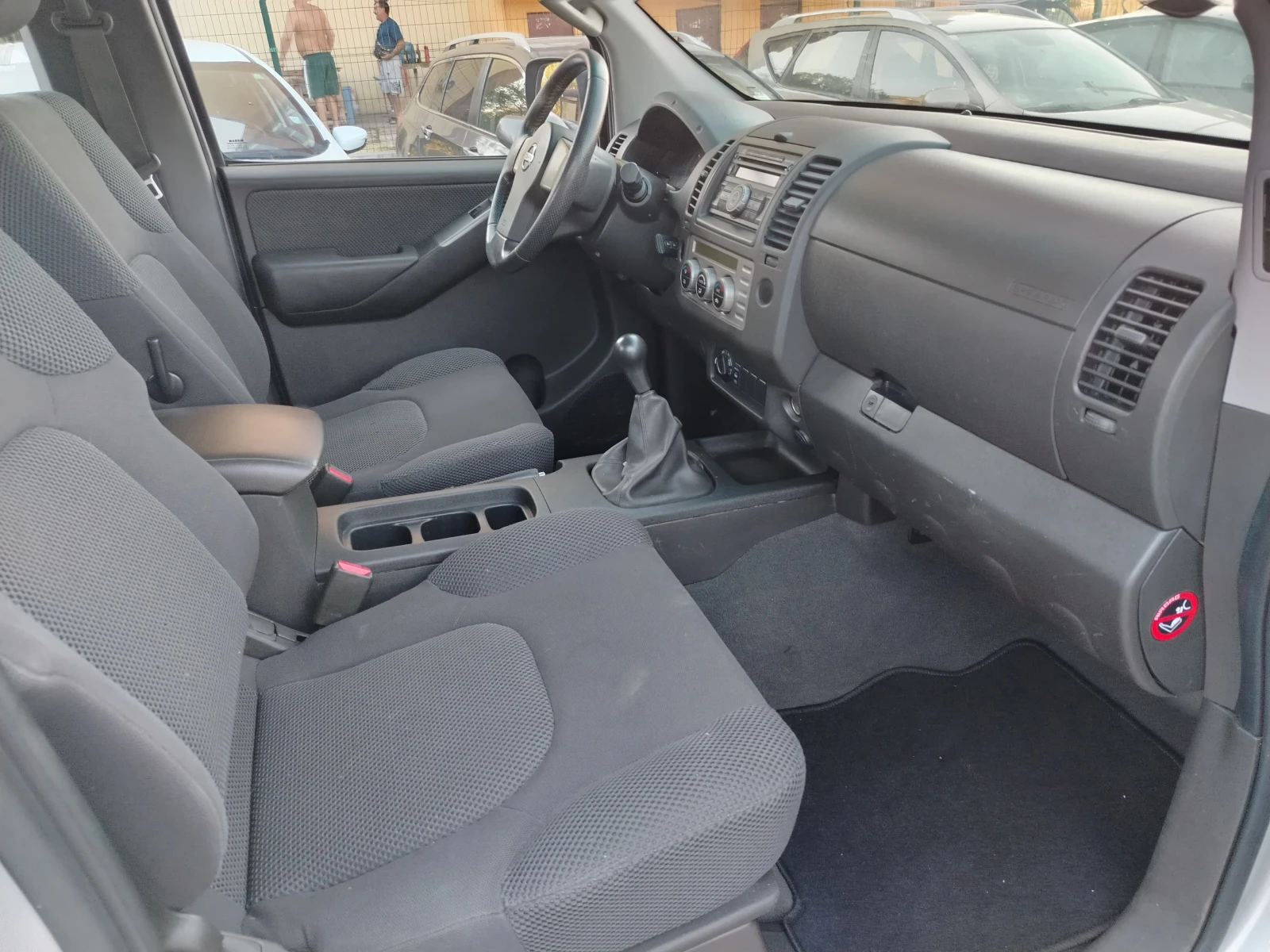 Nissan Navara 2.5 dci, снимка 10 - Автомобили и джипове - 55735153
