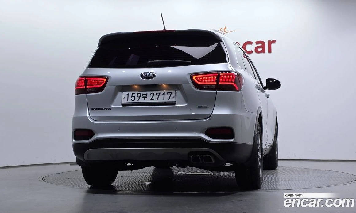 Kia Sorento Diesel 2.0 2WD Prestige, снимка 4 - Автомобили и джипове - 56155210