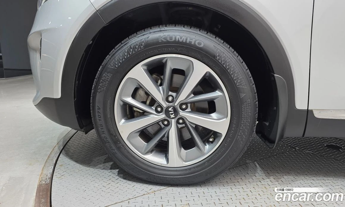 Kia Sorento Diesel 2.0 2WD Prestige, снимка 5 - Автомобили и джипове - 56155210