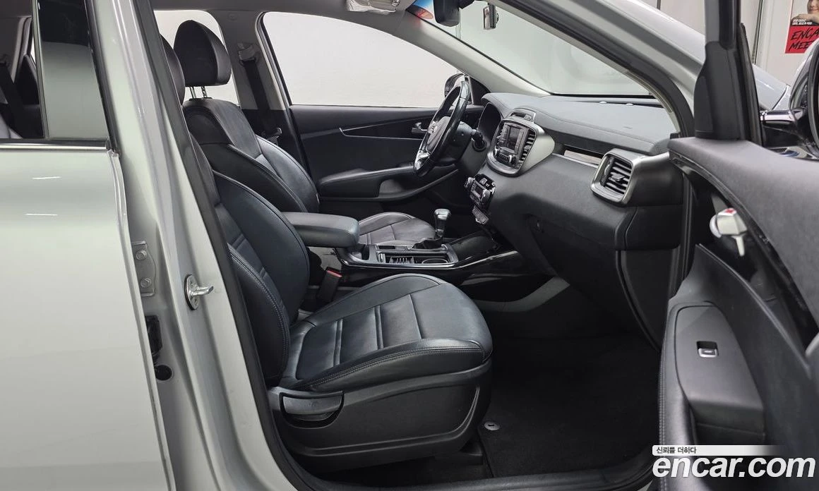 Kia Sorento Diesel 2.0 2WD Prestige, снимка 16 - Автомобили и джипове - 56155210