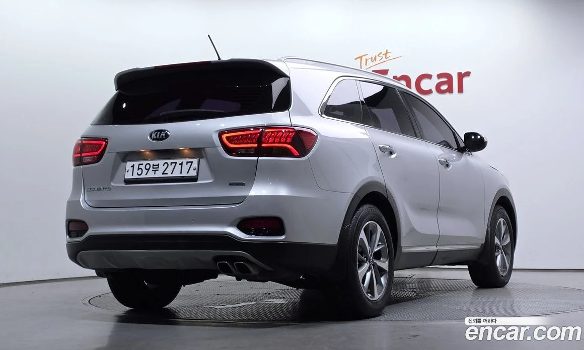 Kia Sorento Diesel 2.0 2WD Prestige, снимка 2 - Автомобили и джипове - 56155210
