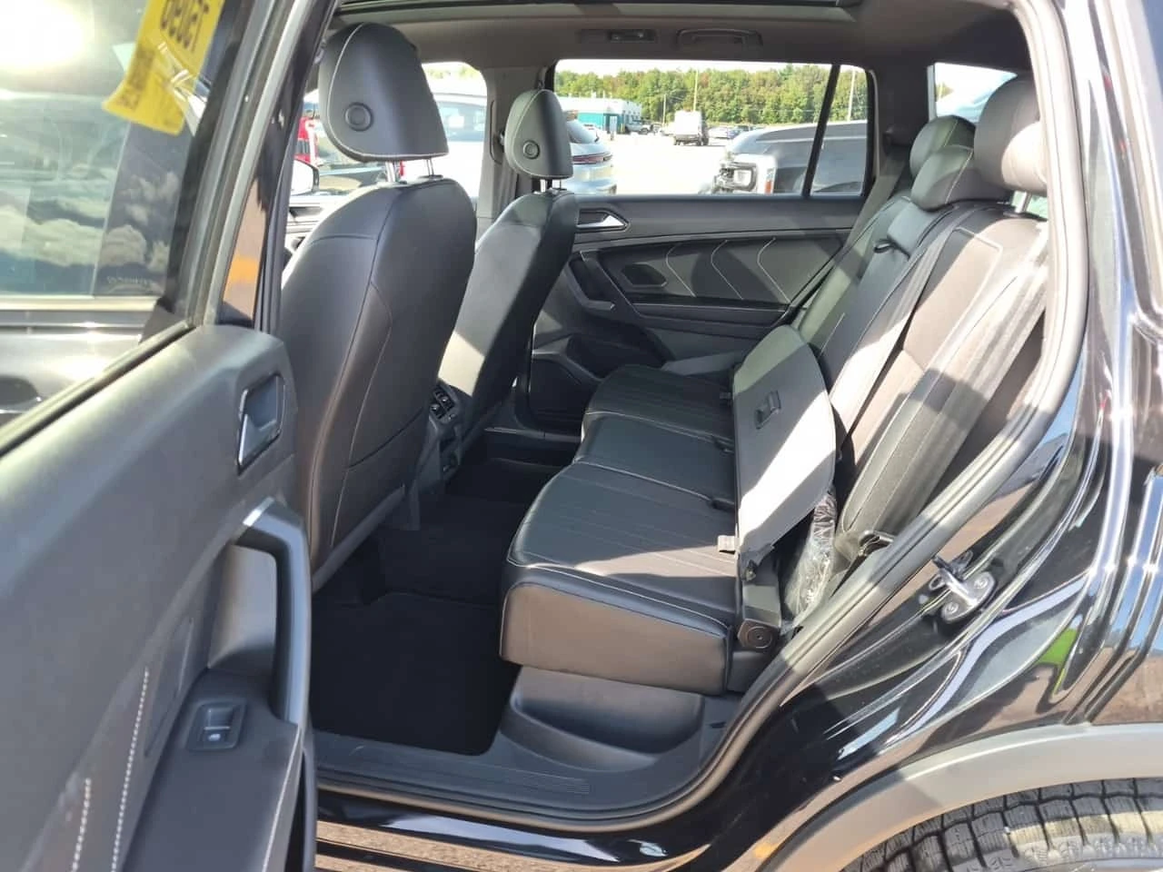 VW Tiguan COMFORTLINE R LINE BLACK EDITION * ФИНАНСИРАНЕ, снимка 11 - Автомобили и джипове - 56170108