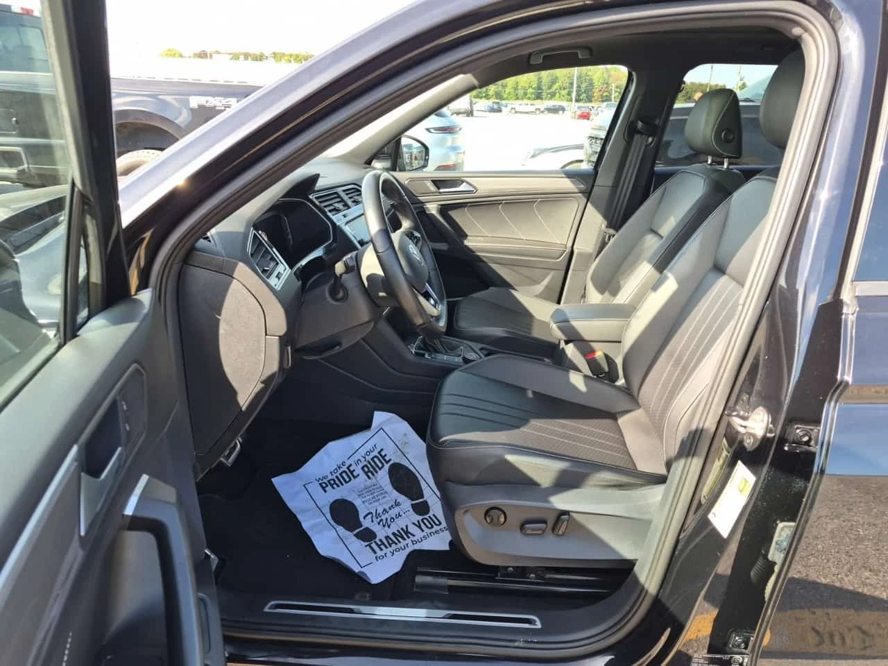 VW Tiguan COMFORTLINE R LINE BLACK EDITION * ФИНАНСИРАНЕ, снимка 5 - Автомобили и джипове - 56170108
