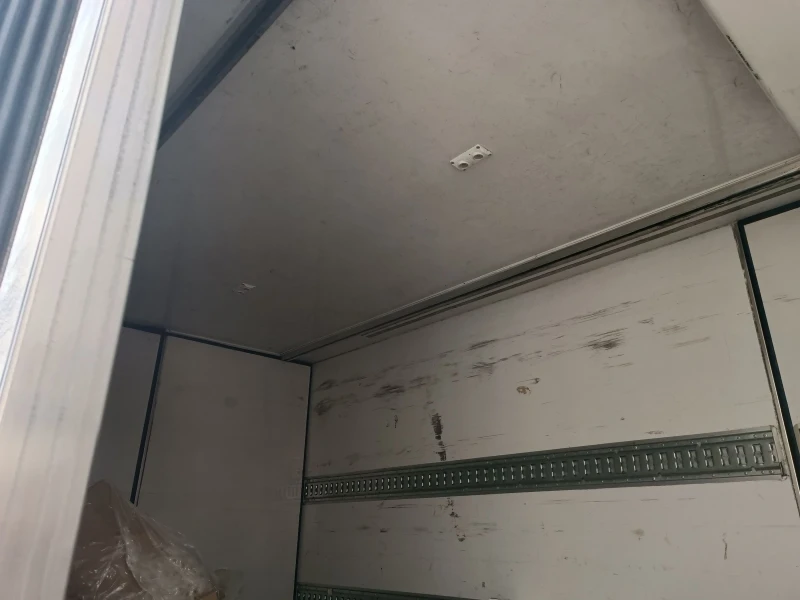 Nissan Capstar 3.0 d Хладилен , снимка 7 - Бусове и автобуси - 52789628