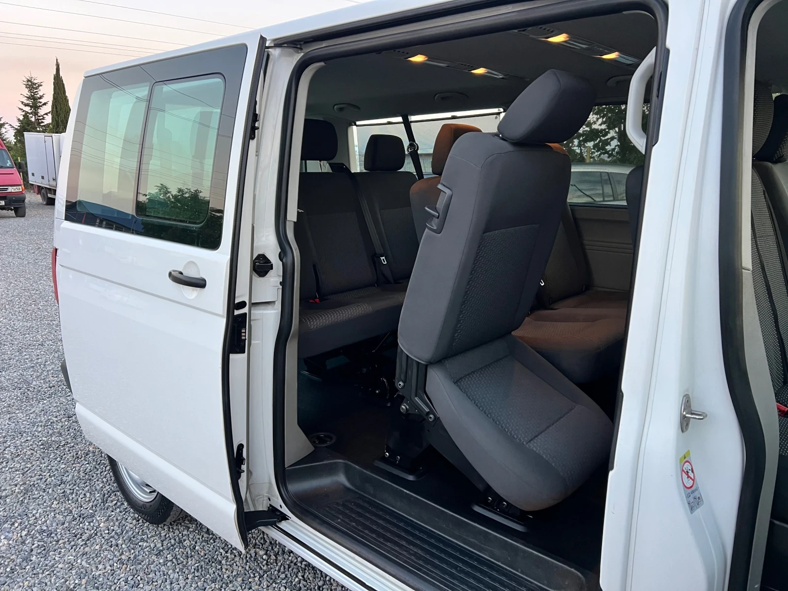 VW Caravelle 9 МЕСТЕН ТОП ЦЕНА - изображение 8