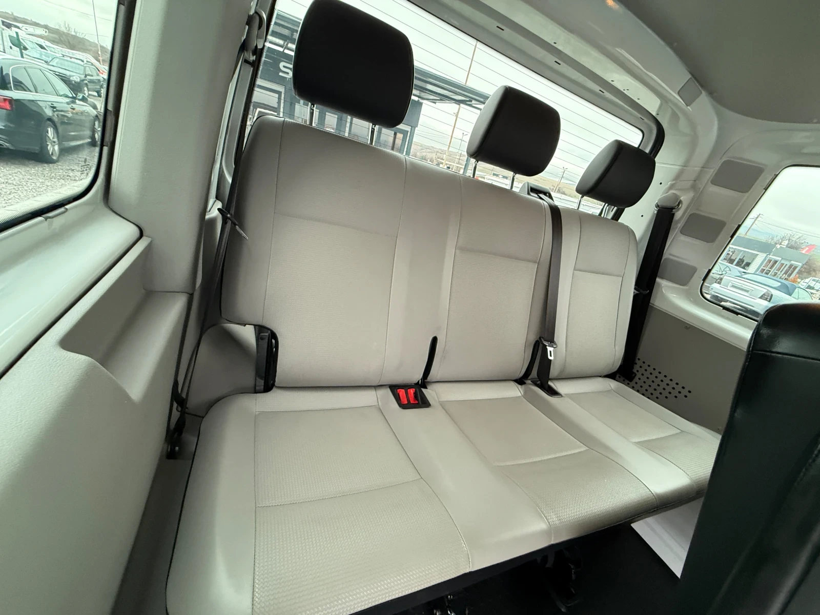 VW Transporter 2.0 TDI 9 МЕСТА - изображение 10