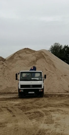     Mercedes-Benz 1217