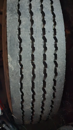 Гуми, снимка 2