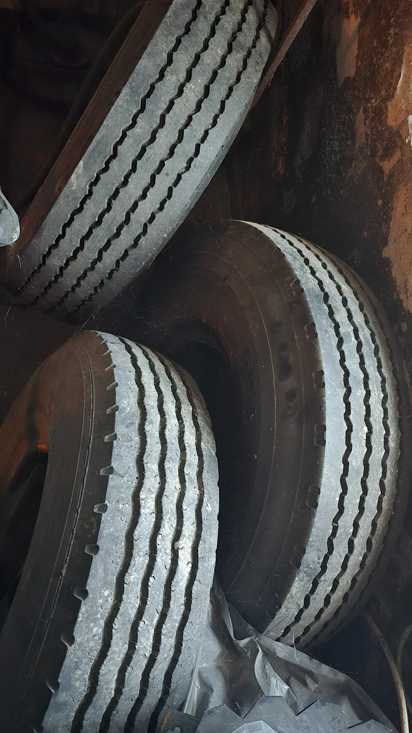 ���� 200/25R15 | Mobile.bg � ����������� 1