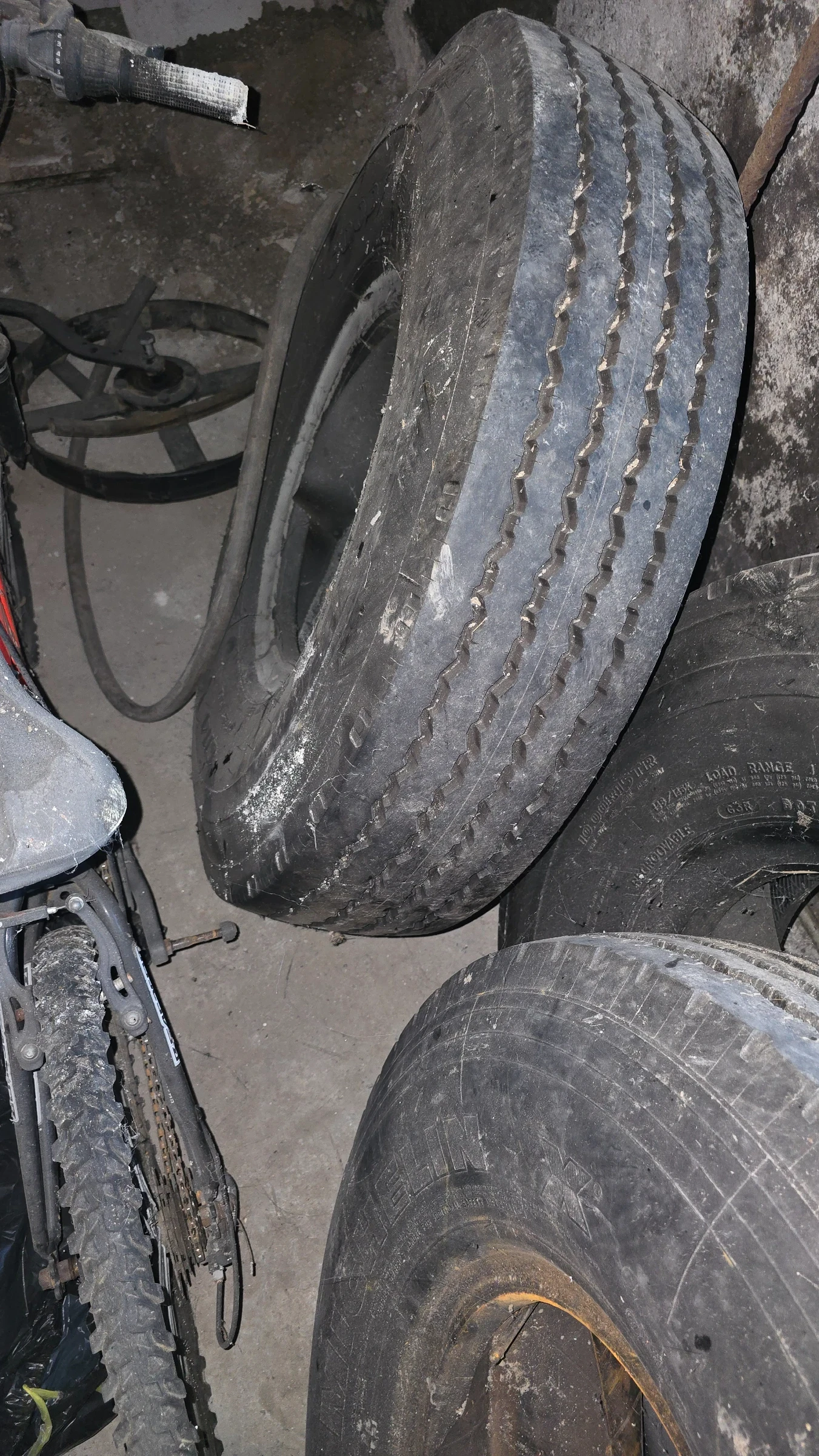 ���� 200/25R15 | Mobile.bg � ����������� 4