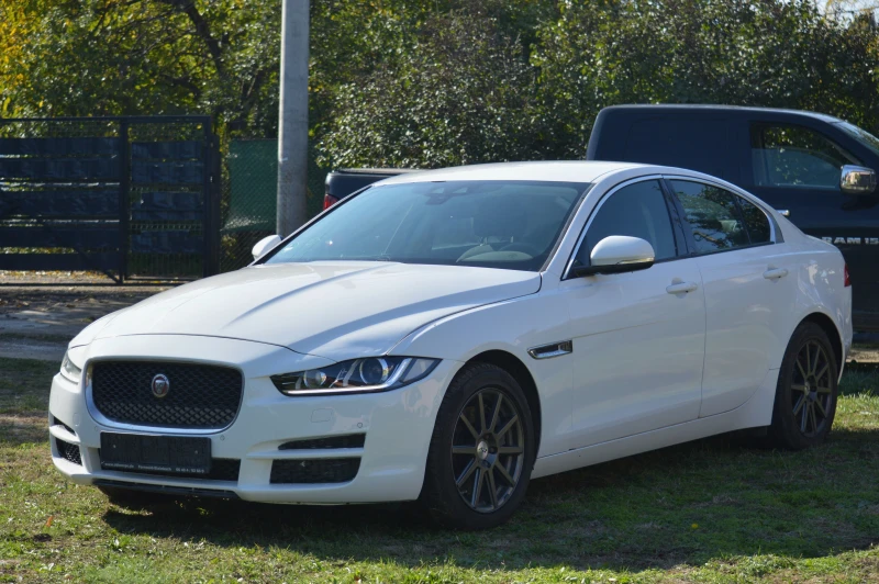 Jaguar XE 2.0T , снимка 3 - Автомобили и джипове - 47581227