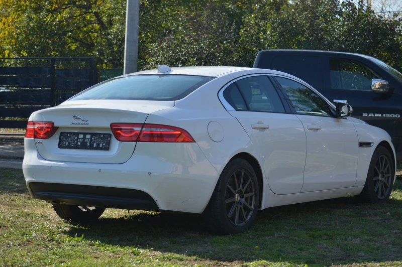 Jaguar XE 2.0T , снимка 6 - Автомобили и джипове - 47581227