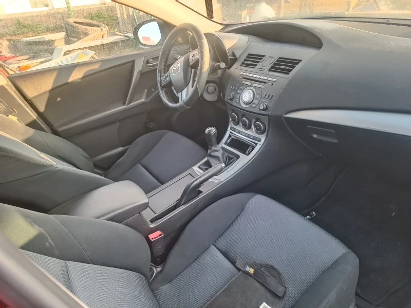 Mazda 3, снимка 4 - Автомобили и джипове - 48581161