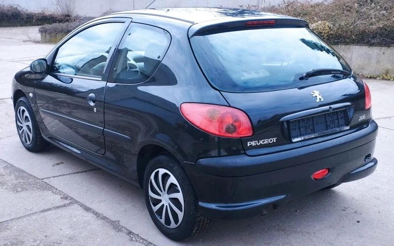 Peugeot 206 1.1, снимка 7 - Автомобили и джипове - 49348340