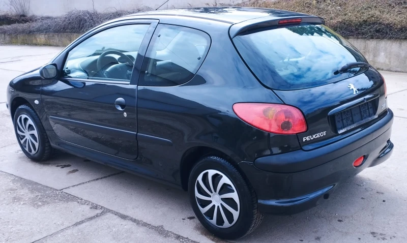 Peugeot 206 1.1, снимка 5 - Автомобили и джипове - 49348340