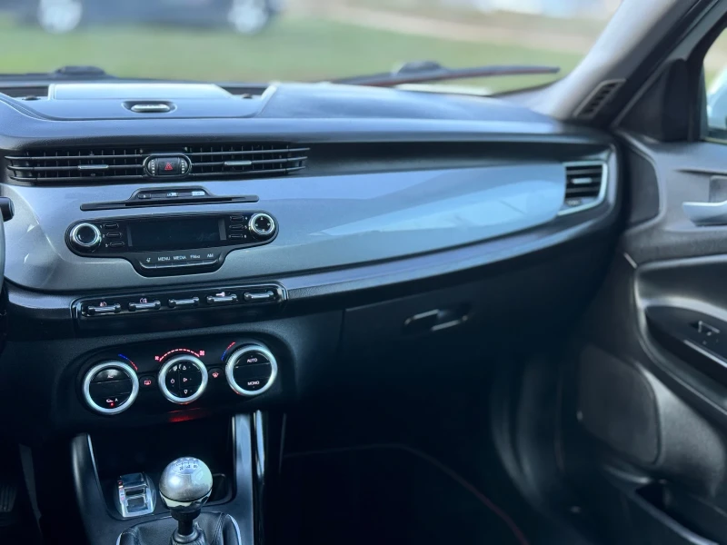 Alfa Romeo Giulietta 1.4T~120hp~LPG!, снимка 12 - Автомобили и джипове - 49633452