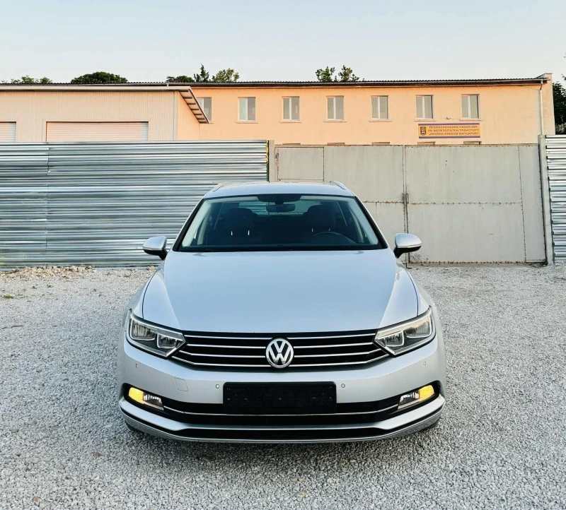 VW Passat VIII * АВТОМАТ* ДИСТРОНИК, снимка 2 - Автомобили и джипове - 51100331
