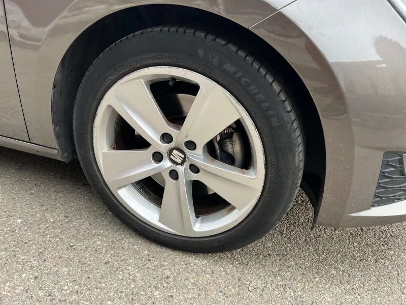 Seat Leon FR 2.0 184 LED, снимка 13 - Автомобили и джипове - 52362199