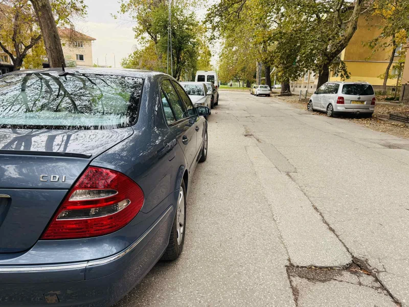 Mercedes-Benz E 270, снимка 2 - Автомобили и джипове - 52460340
