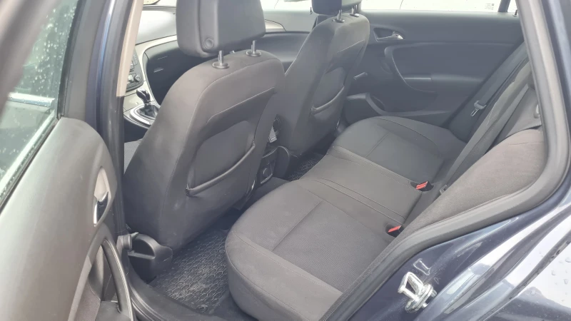 Opel Insignia 2.0 CDTI, снимка 12 - Автомобили и джипове - 53053489