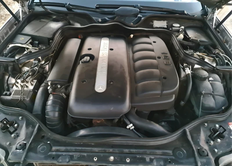Mercedes-Benz E 320, снимка 14 - Автомобили и джипове - 53495311