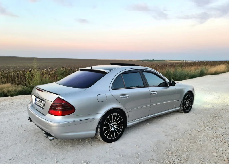 Mercedes-Benz E 320, снимка 4 - Автомобили и джипове - 53495311