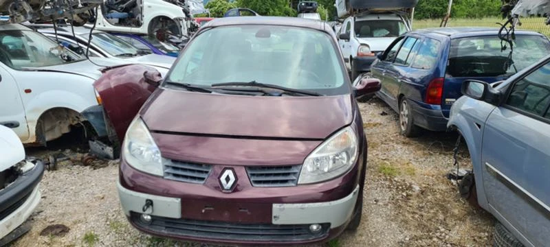 Renault Scenic 1.5 dci, снимка 3 - Автомобили и джипове - 33159884