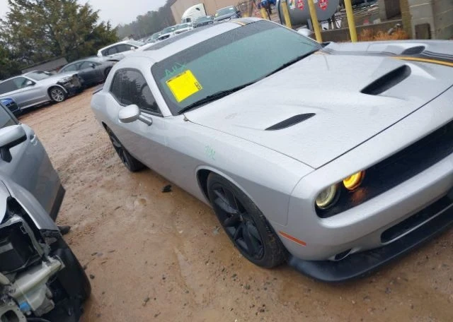 Dodge Challenger, снимка 3 - Автомобили и джипове - 48735701