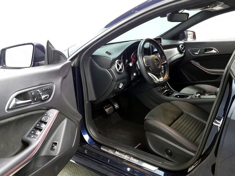Mercedes-Benz CLA CLA220 AMG Line| 184к.с.| ВКЛ.ТЕХНОТЕСТ, снимка 10 - Автомобили и джипове - 55642130