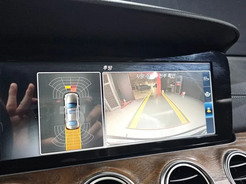 Mercedes-Benz E 220 D Exclusive - САМО 30% АВАНС, снимка 14 - Автомобили и джипове - 55800251