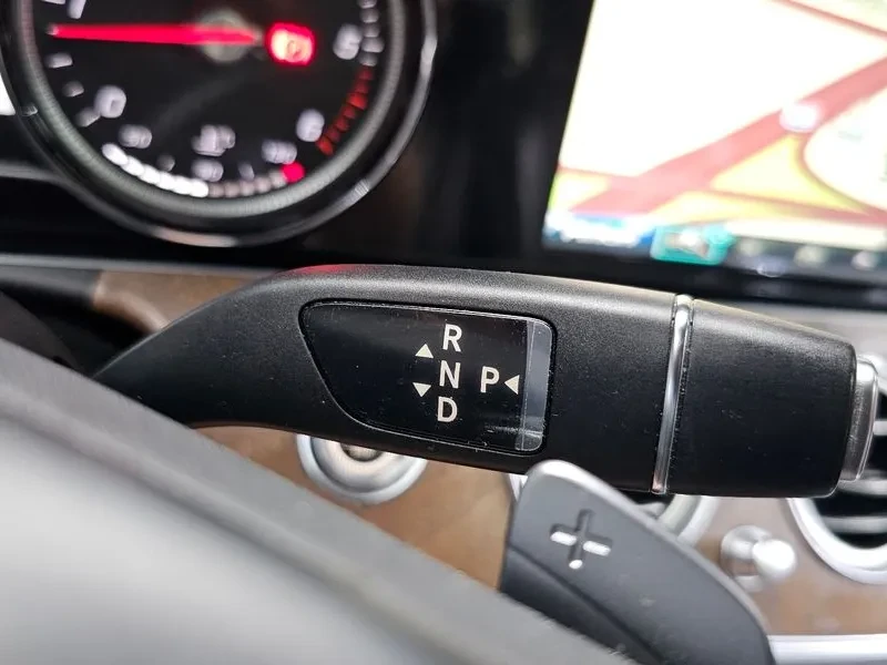 Mercedes-Benz E 220 D Exclusive - САМО 30% АВАНС, снимка 9 - Автомобили и джипове - 55800251