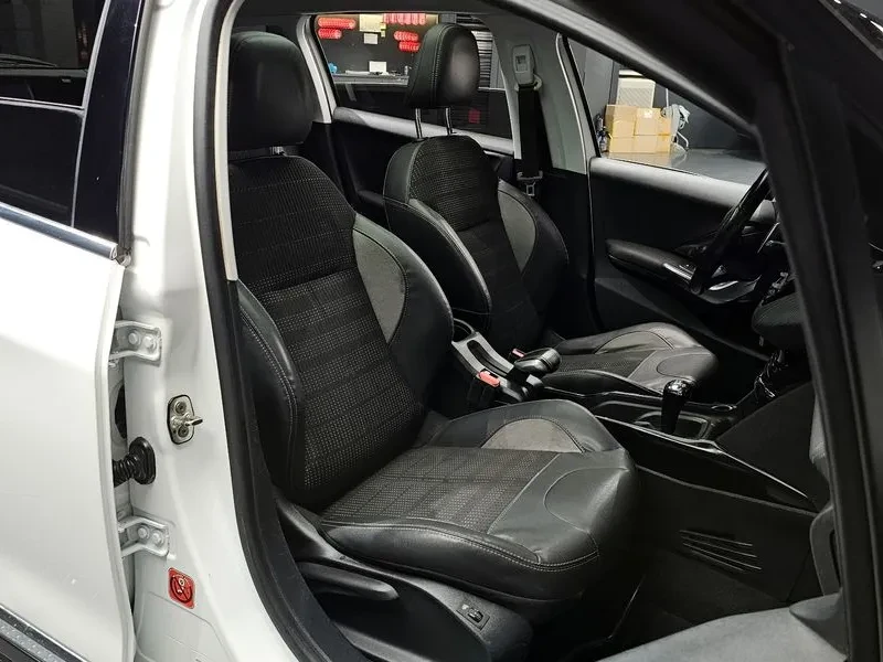 Peugeot 2008 1.6 BlueHDI - САМО 30% АВАНС, снимка 10 - Автомобили и джипове - 56016823