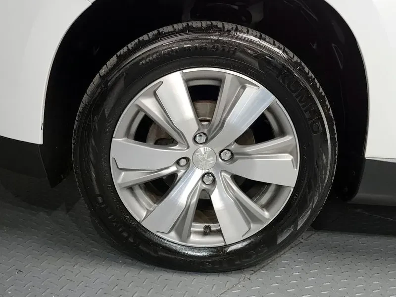 Peugeot 2008 1.6 BlueHDI - САМО 30% АВАНС, снимка 5 - Автомобили и джипове - 56016823