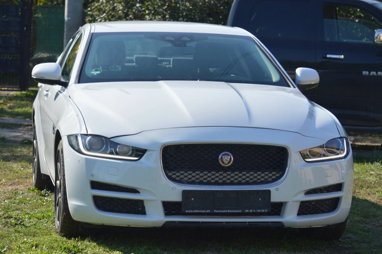 Jaguar XE 2.0T  - изображение 2