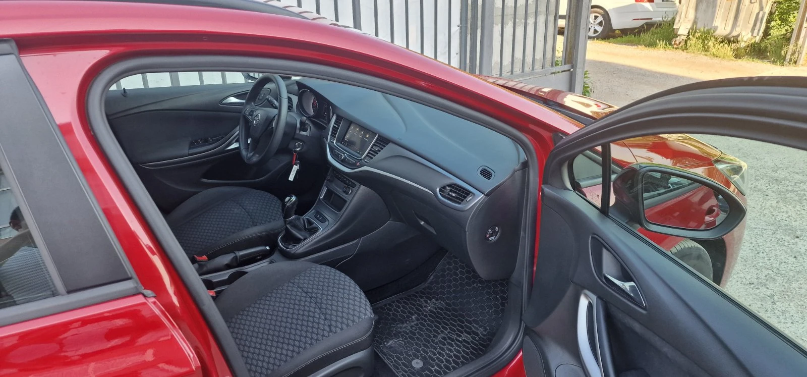 Opel Astra Sport Tourer 1.5 TDI - изображение 7