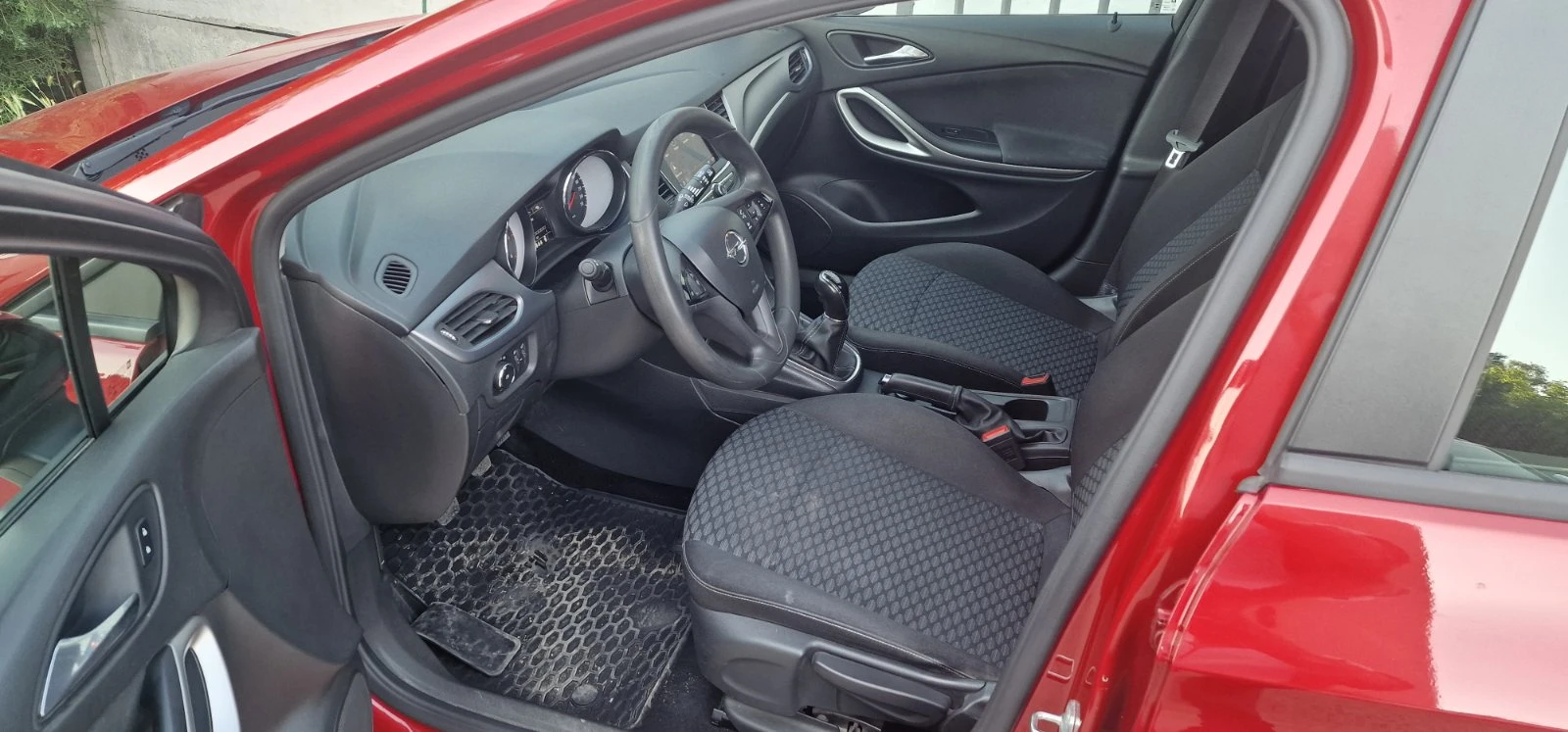 Opel Astra Sport Tourer 1.5 TDI - изображение 10