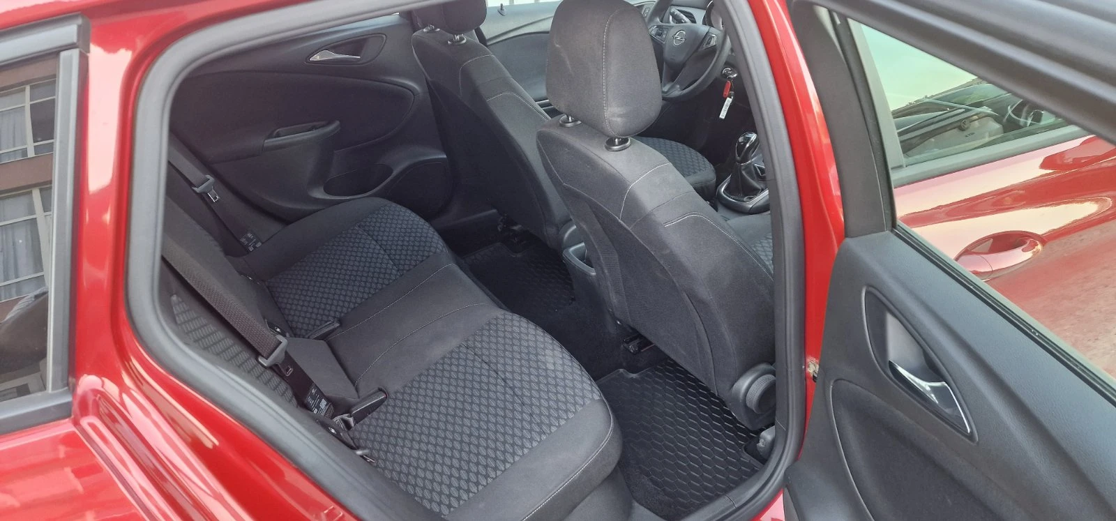 Opel Astra Sport Tourer 1.5 TDI - изображение 8