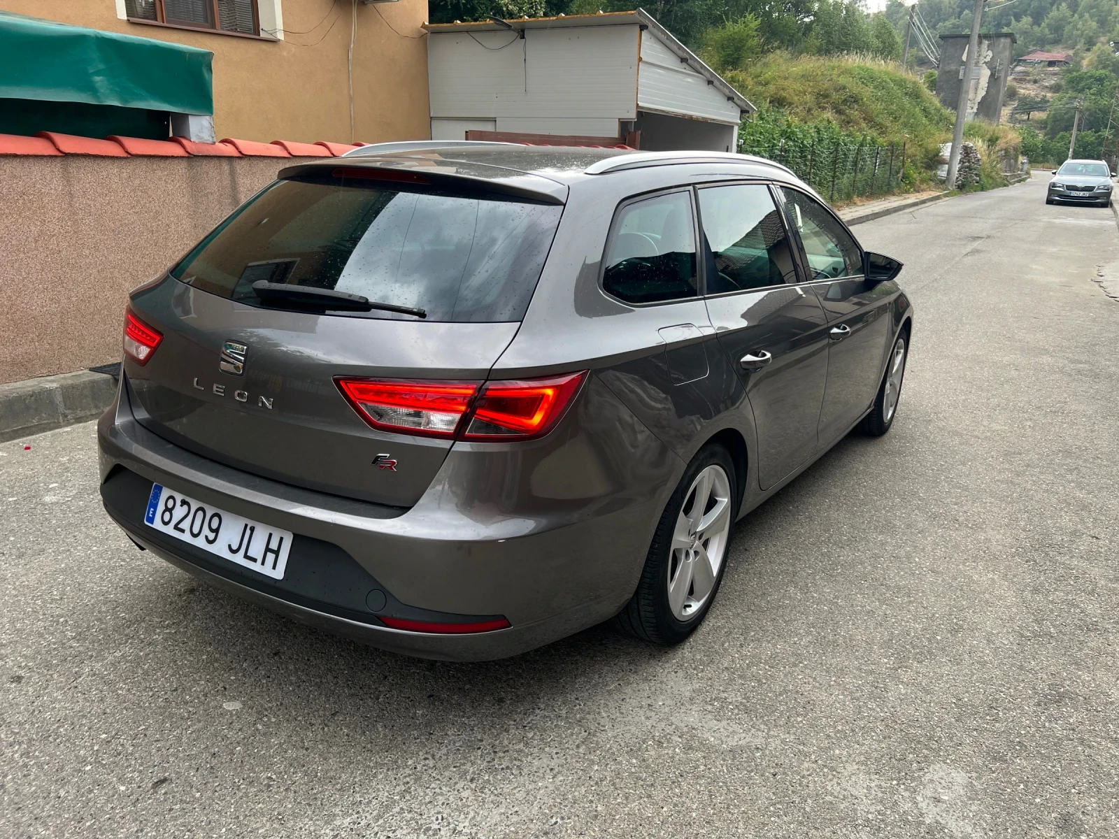 Seat Leon FR 2.0 184 LED - изображение 5