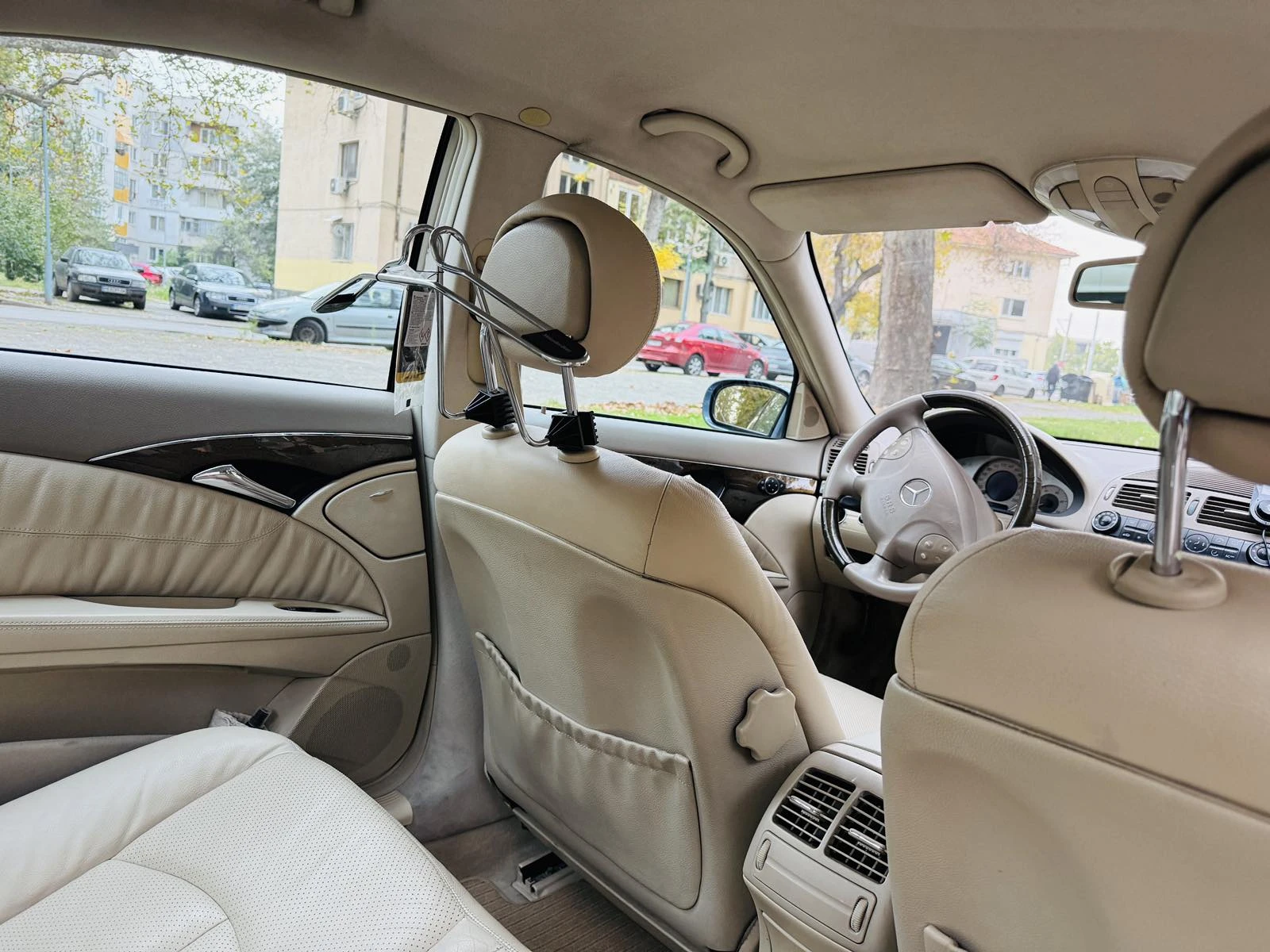 Mercedes-Benz E 270  - изображение 5