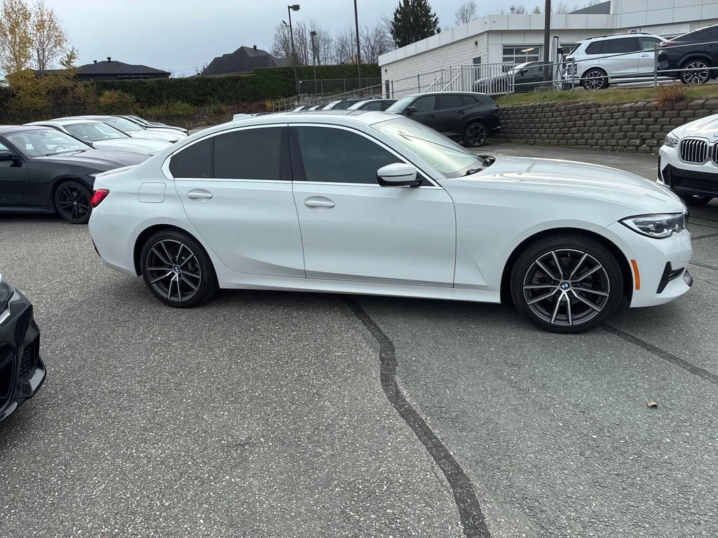 BMW 330 * 330i xDrive * CARFAX * БЕЗ ПЪРВОНАЧАЛНА ВНОСКА - изображение 4