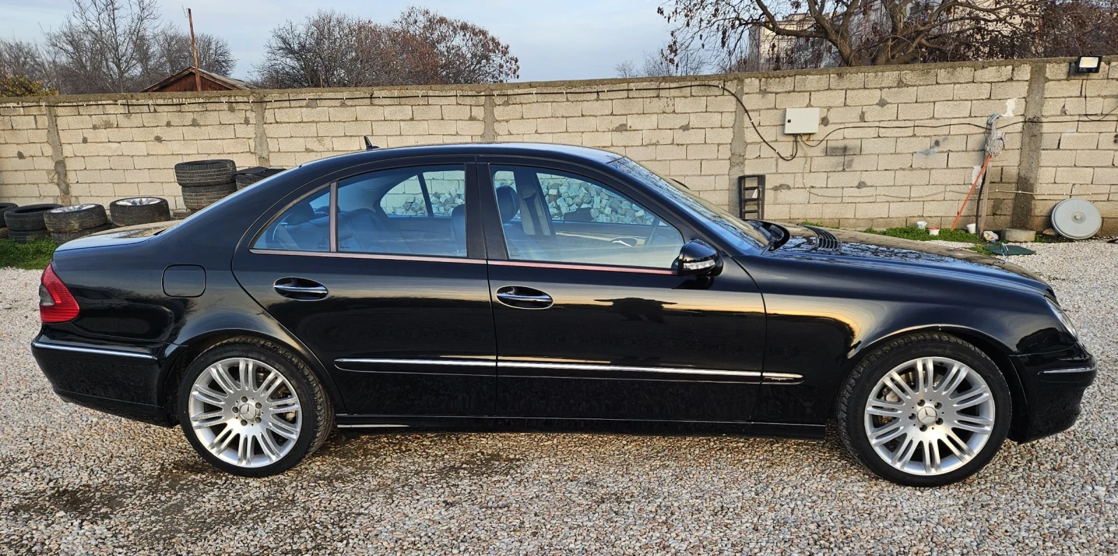 Mercedes-Benz E 320 EVOLUTION  - изображение 4